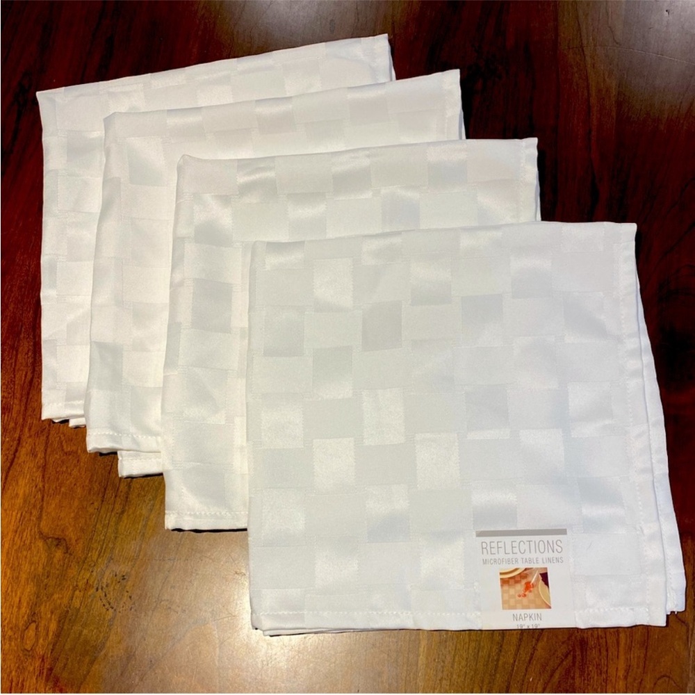 White Dining Table Napkins
